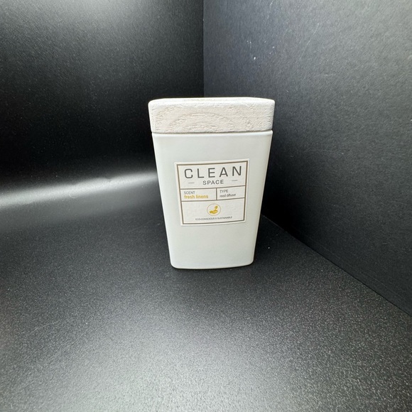 Clean Space Reed Diffuser-Fresh Linens- Huge 6oz- New No Box Or Sticks - Picture 5 of 5